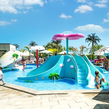 Mur Apartament Alezzi Beach Resort Năvodari Kültér fotó